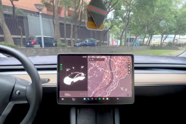 Tesla等電動車、新能源車內部高度電子化，對於多種車用電子需求大（用在稜研） 稜研*電信、衛星/國防先行，汽車應用何時發酵？2025 Jan(增)